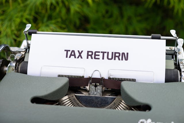 The Complete Guide to Your Tax Refund: Track, Speed Up & Maximize Every Dollar